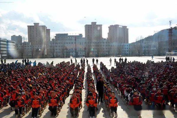 通渭消防救援大队应邀走进县第三中学开展校园消防安全教育讲座