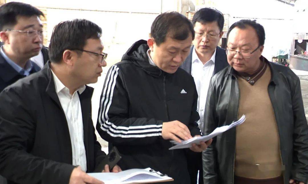 郓城县委书记姜凌刚采取四不两直方式检查安全生产工作