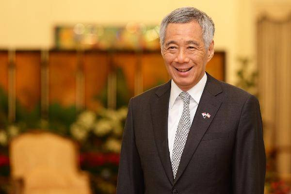 新加坡总理李显龙：相信中国有能力生产好的新冠疫苗_中新