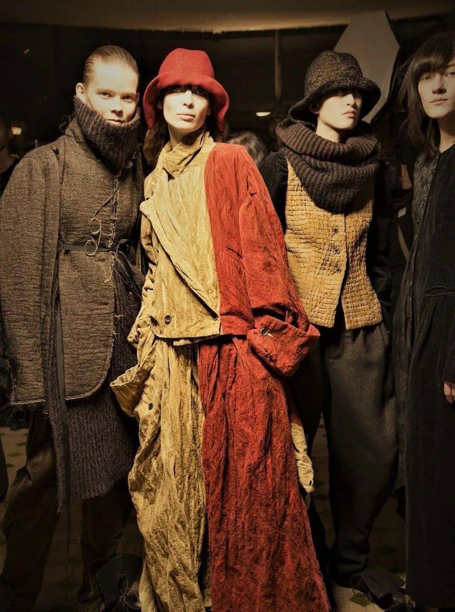 遗世独立的仙风道骨umawang这次回到了维多利亚时代的复古与柔美