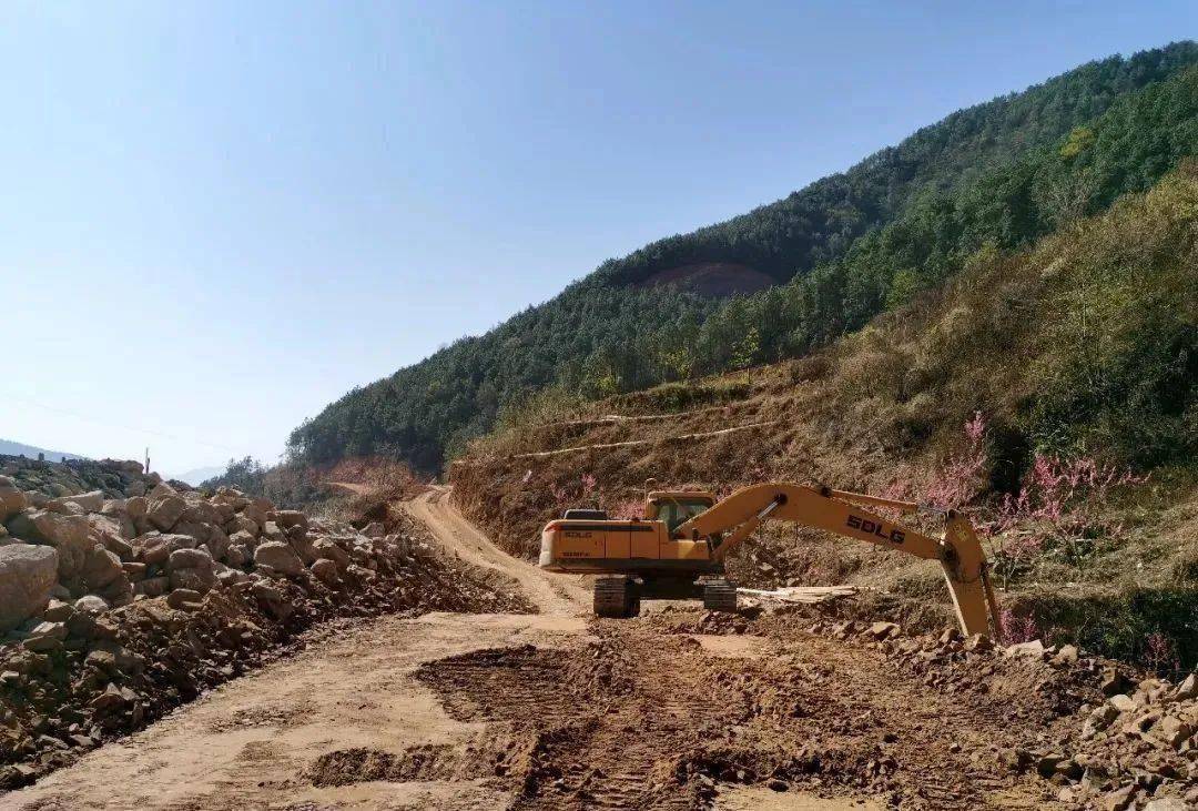 城北街道原云岩村附近的国道108线,止于会理县和米易县交界处官顶垭口