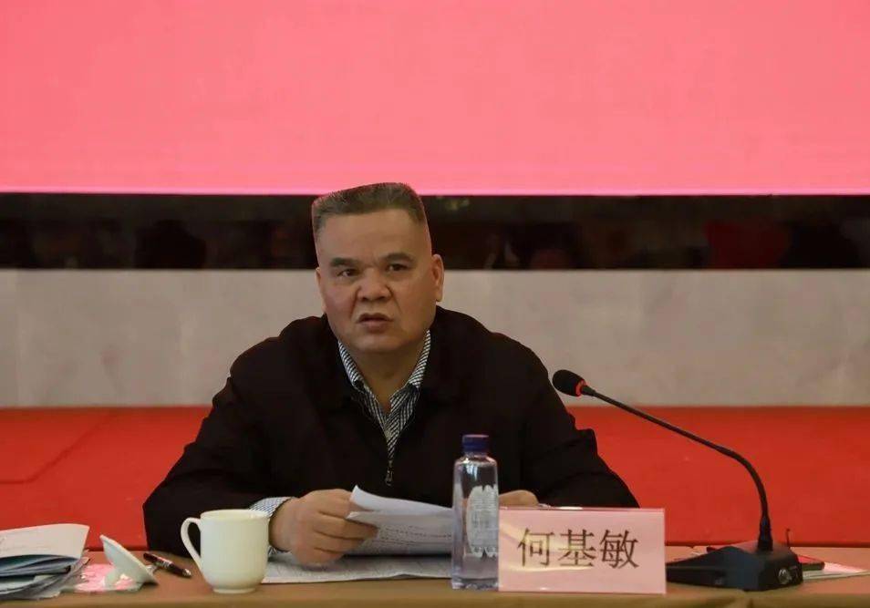 会上,自治区糖业发展办副主任,"双高"基地办常务副主任何基敏对该县