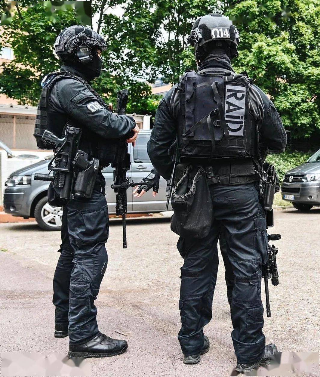 【法国raid图集】黑衣黑甲黑盔黑盾 绝对够酷