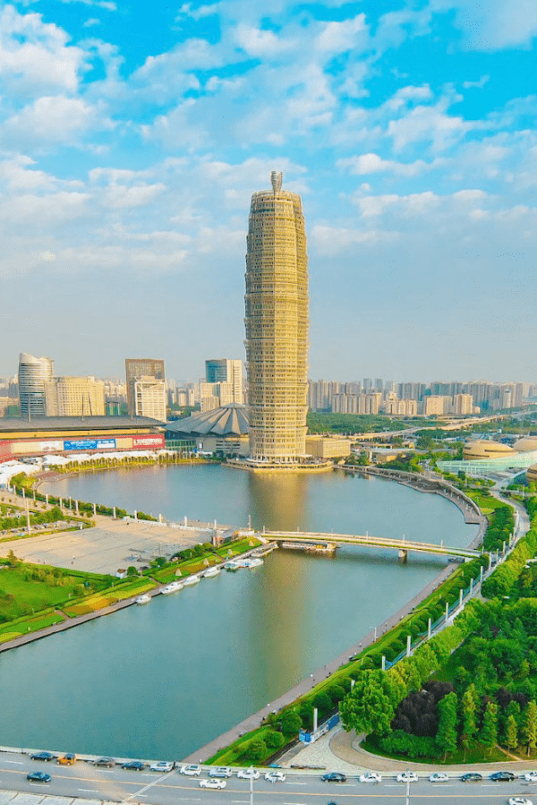 孙杰 摄接下来五年的目标路径为:"一二三四五":"一" 就是紧盯建设现代