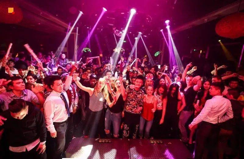 20日|蹦趴狂欢夜|z世代聚集地room79包场の电音蹦迪-荧光之夜-酒水