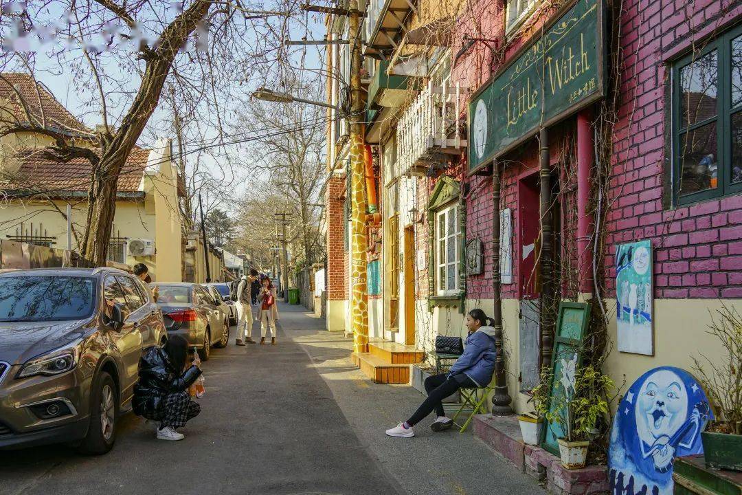 人文青岛漫步黄县路感受这里如诗的文艺气息