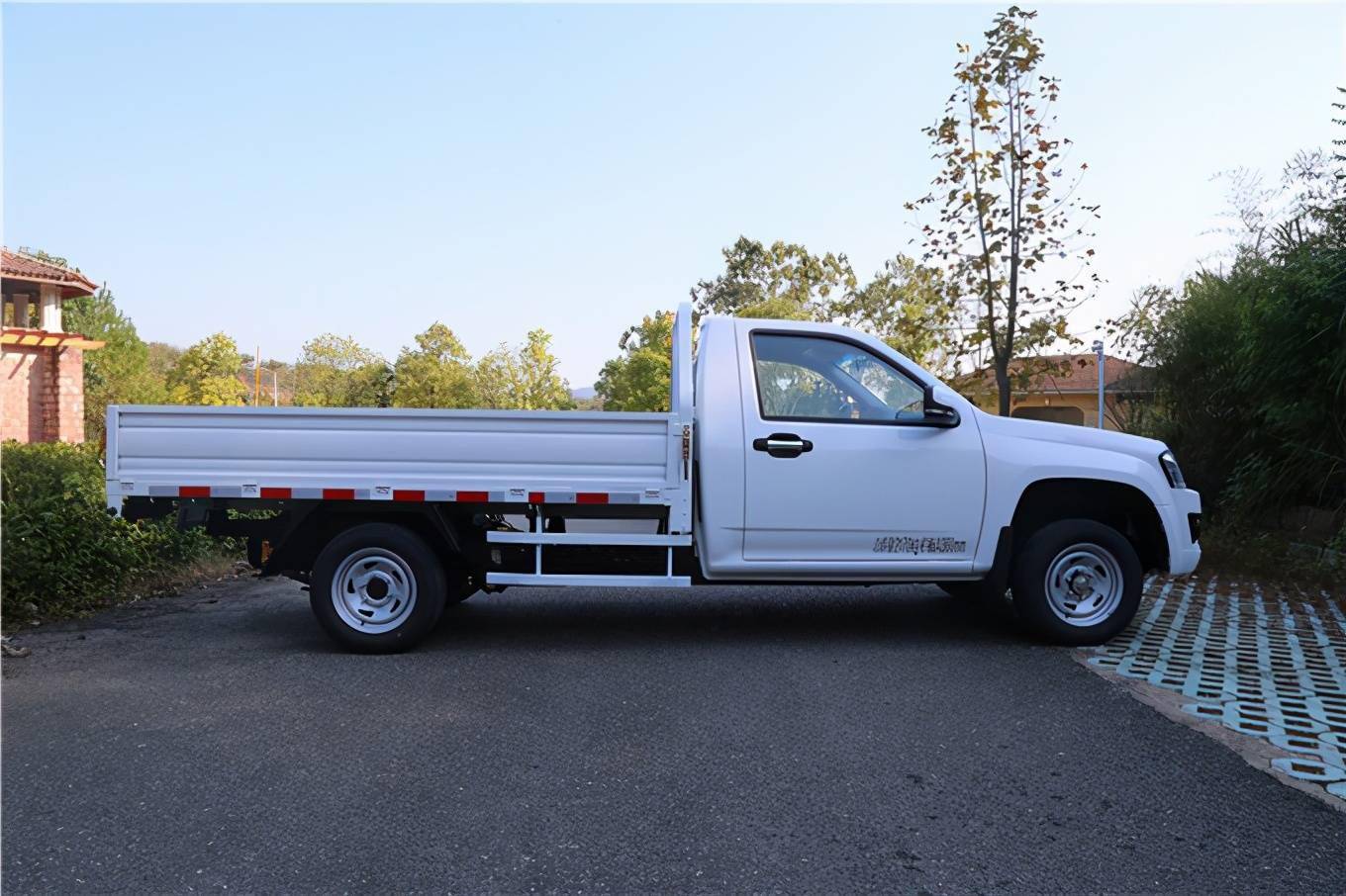 为什么普通货车限行而能放宽皮卡进城