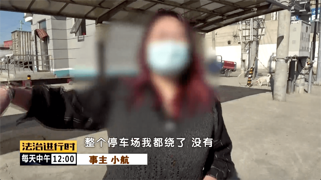 北京史上最 自信 小偷诞生 穿着鲜红的反光工作服大摇大摆行窃 监控