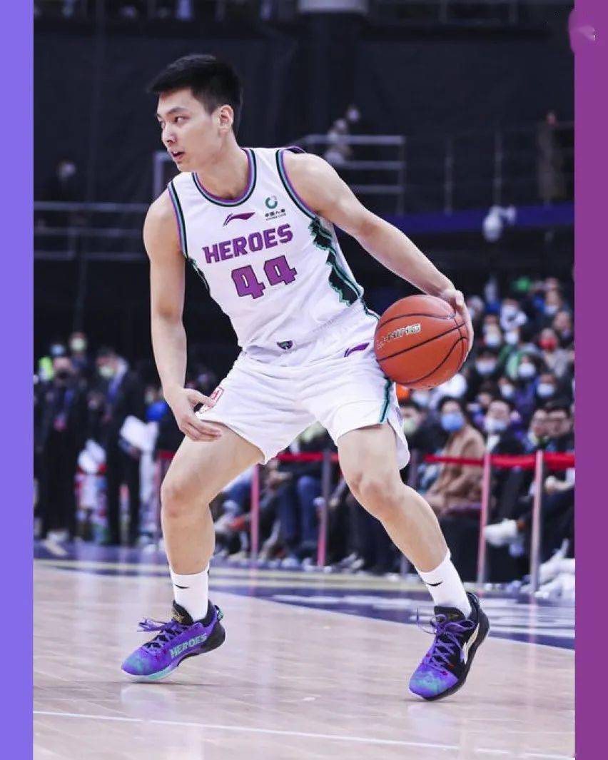 cba球鞋面面观 | 如果陈登星扣篮决赛穿飞电2的话,冠军还会是金金的吗