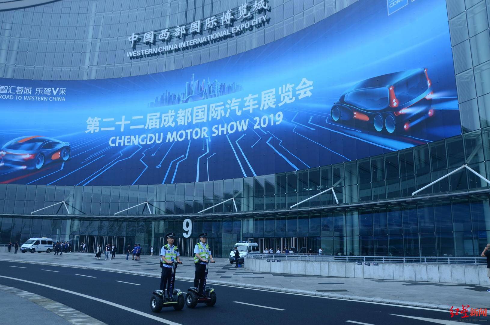 智能化|民生服务项目上网147项，八成实现“最多跑一次”！成都公安背后潜藏的“智慧大脑”