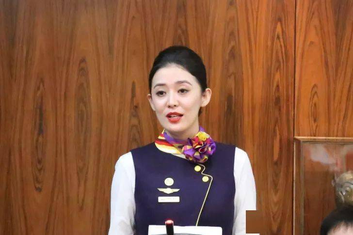 我来接你们回家谢谢你们乌鲁木齐航空乘务长迪娜热艾木肉拉