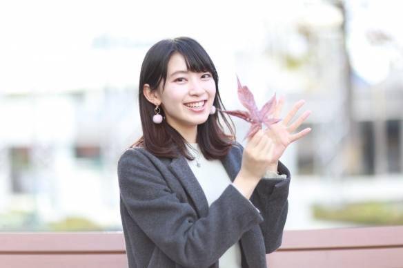 日本网友热议 迅速"变脸"的美女主播 桧山沙耶