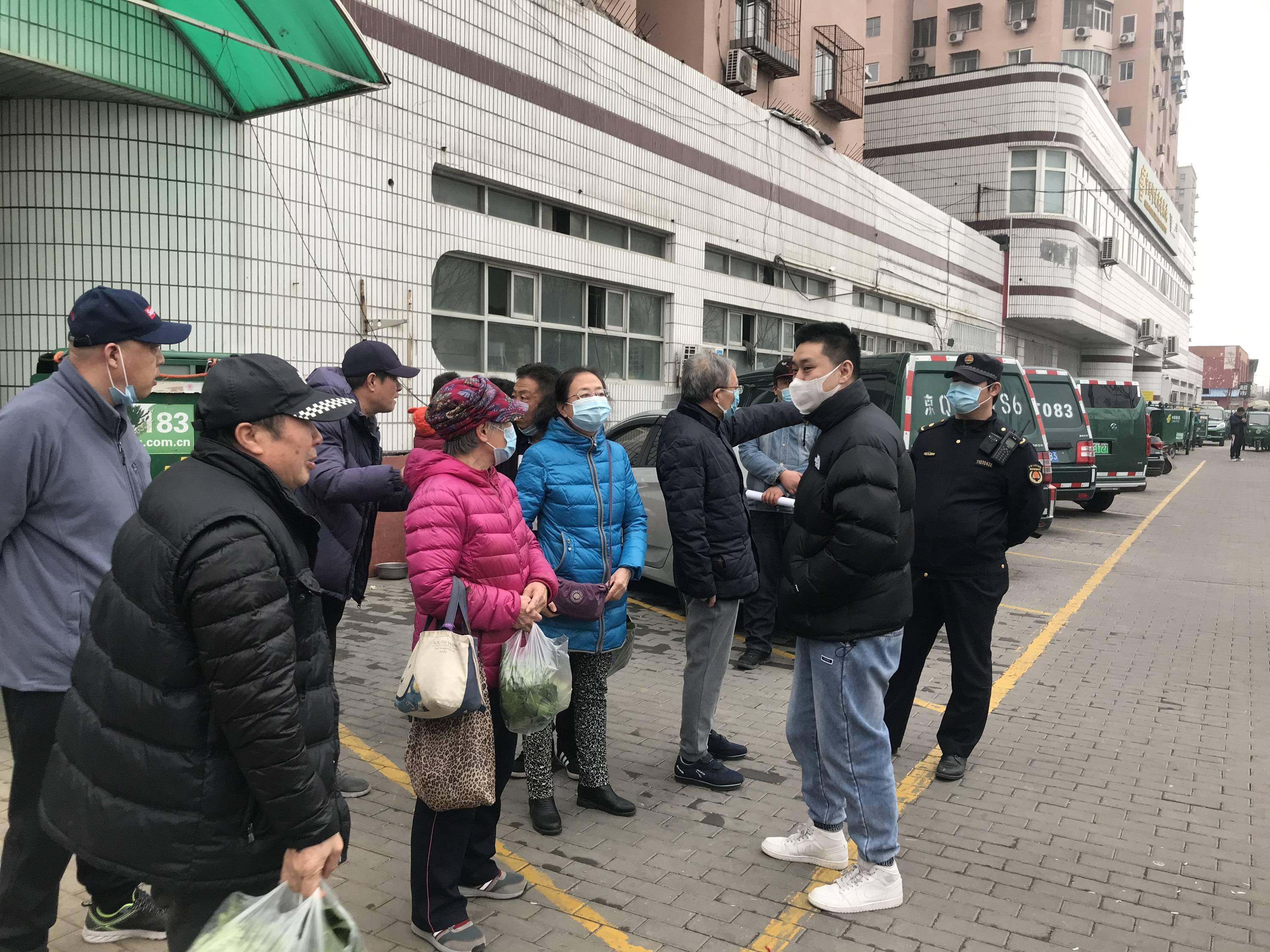 菜站关还是不关?耐心听听居民的想法