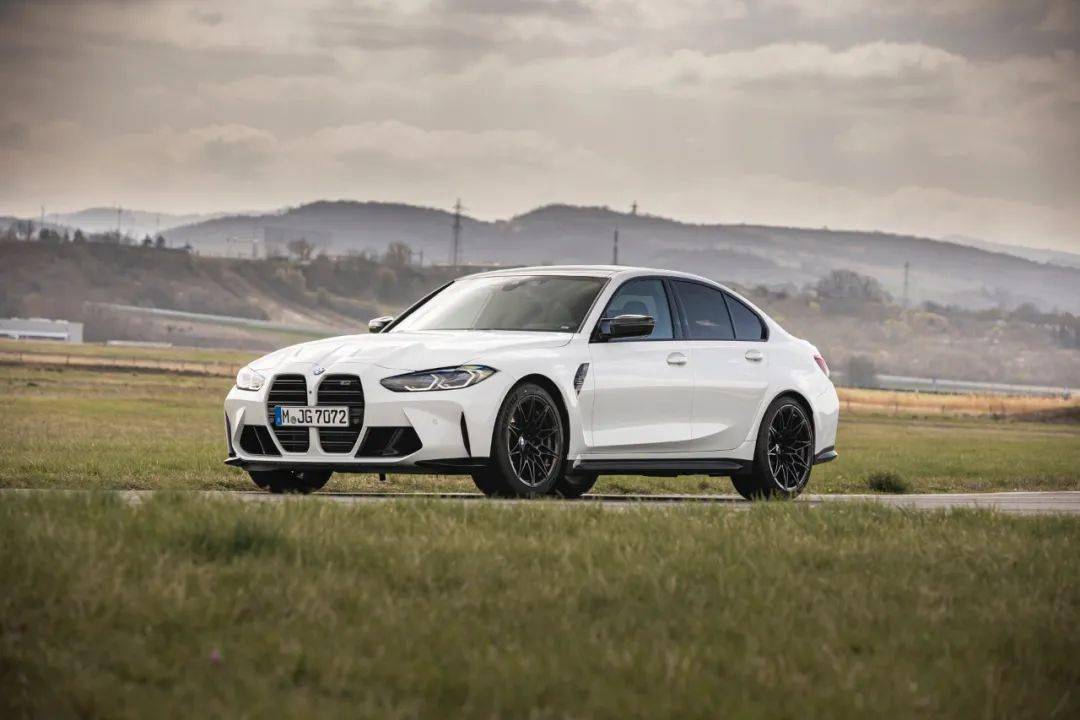 雪山白全新宝马m3海量美图欣赏爱了爱了