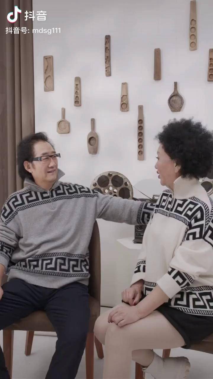 爷爷奶奶扮演的银幕情侣勾起你们的回忆了吗摩登时光时尚奶奶上海滩