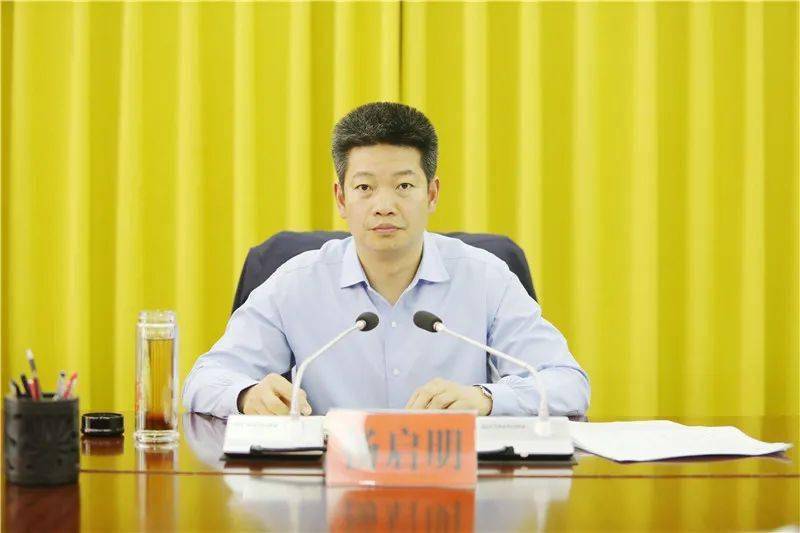 县领导杨渊,田登伟,李长锦,汪红涛,吴登伦,玉屏经