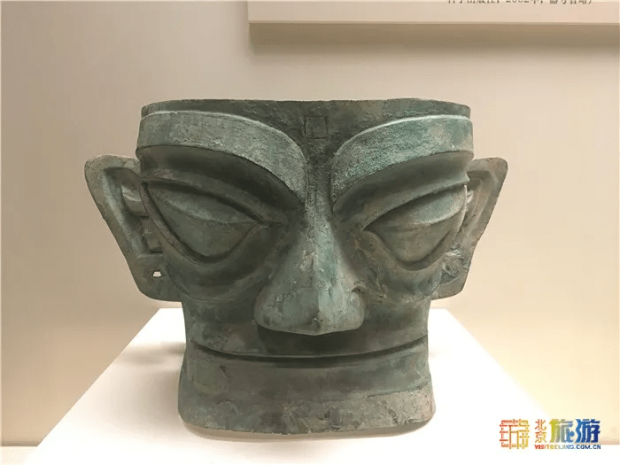 这件青铜器大概属于辫发族群那一时期三星堆人的族属构成较为复杂考古