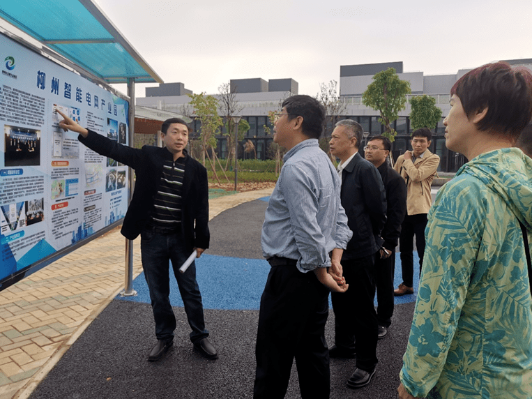 自治区国资委一级巡视员高旭一行到柳州国轩d区标准厂房基地项目柳州