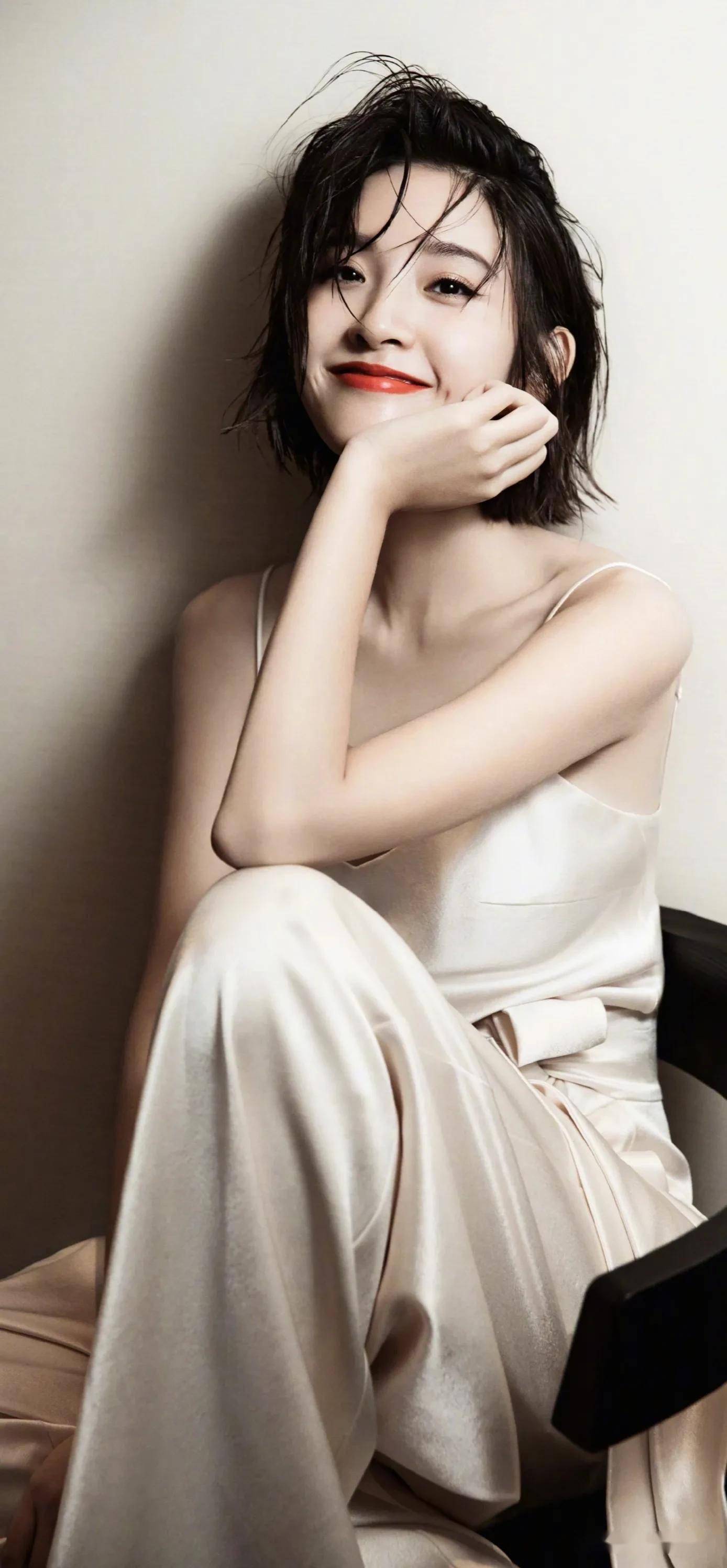 高冷与甜美并具川妹子唐艺昕超清美图1