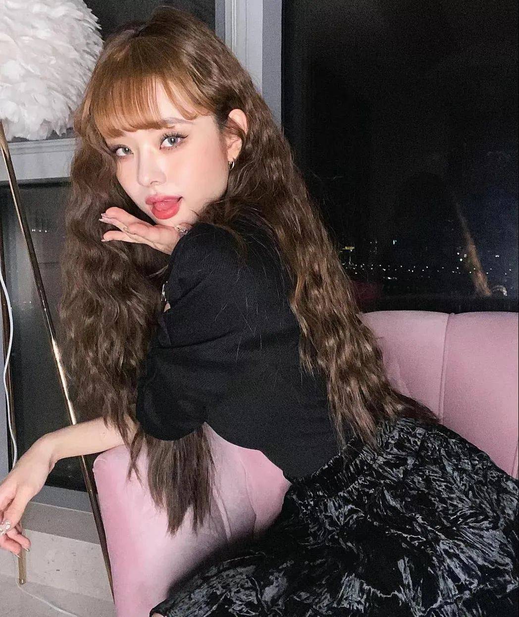 三大最火的卷发长度打造复古辣妹