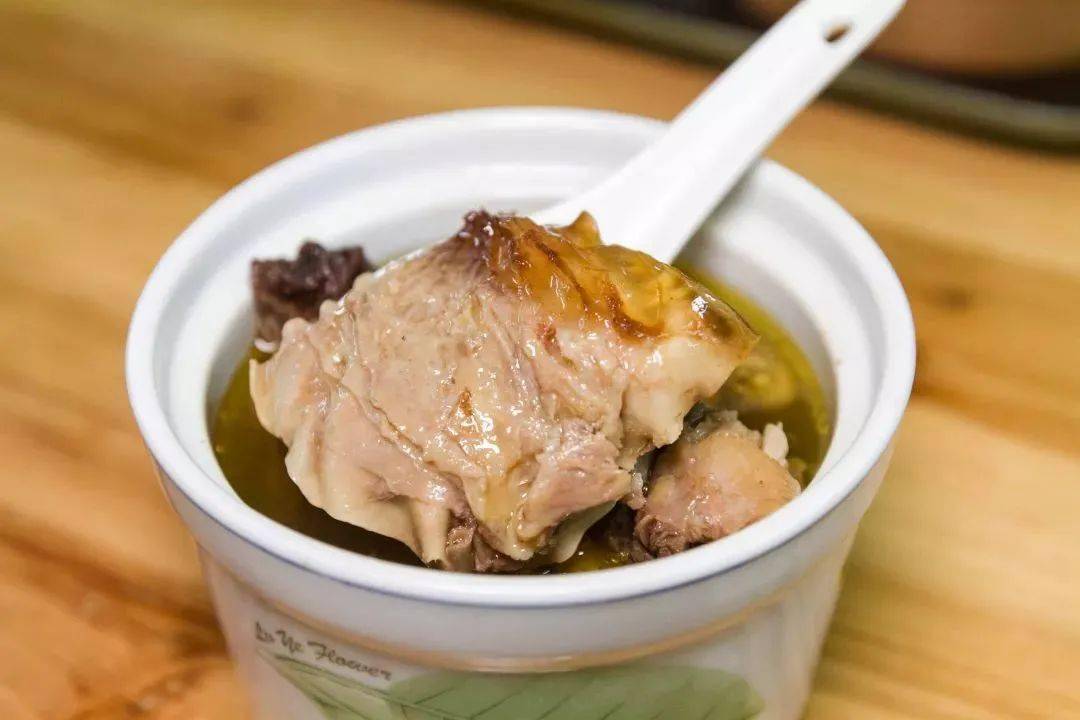 福州人有多"闲",专门跑到炖罐店里去喝酒