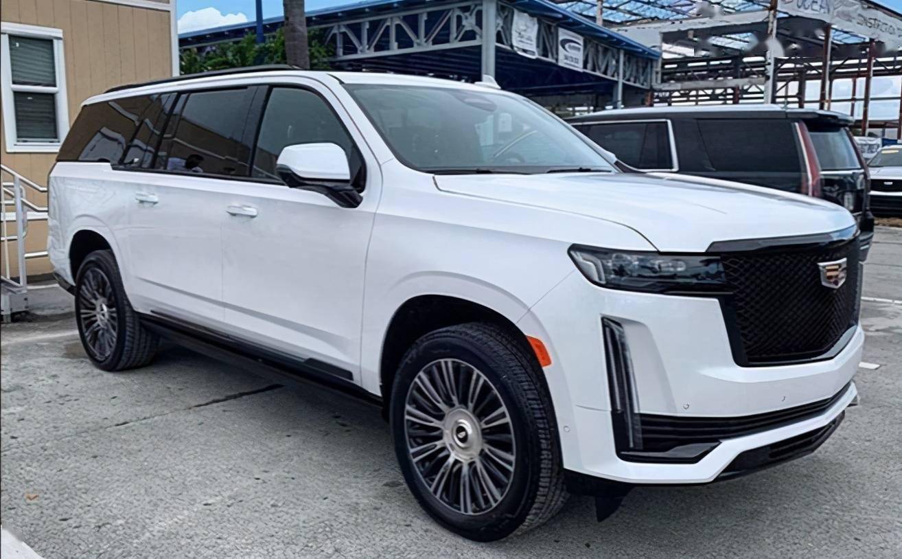 在中大型豪华suv领域可以说,除了新款的宝马x5(参数|图片),宝马x7