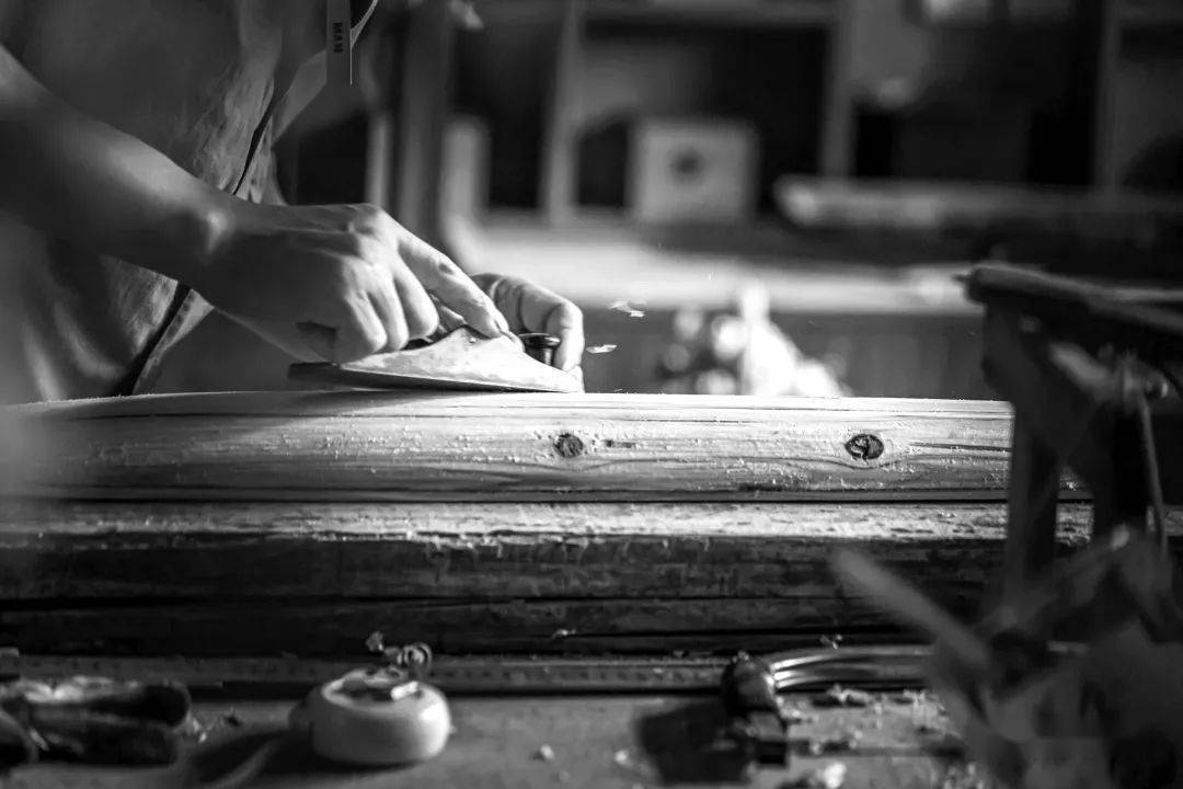 镇江非遗精工细作的品质形制古琴斫制技艺