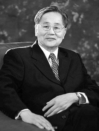 中国著名经济学家有哪些 e57c18cb4d3445c290f8c5dc2e81cd9c.jpeg