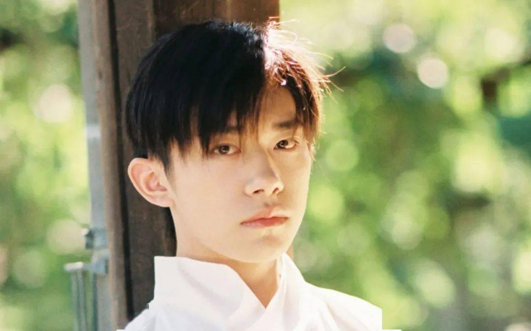 易烊千玺的电影三个字 49ea3e72c04e4af0b8f99b11f0853c40.jpeg