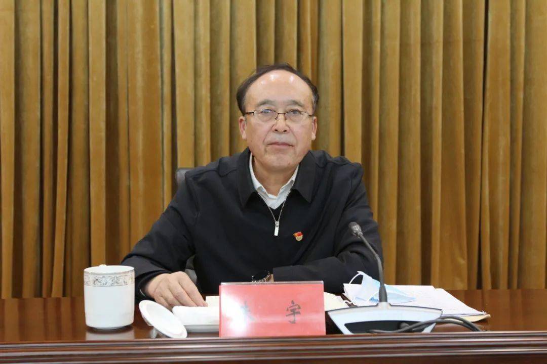 赵国刚汇报了教育系统开展党史学习教育前期工作.