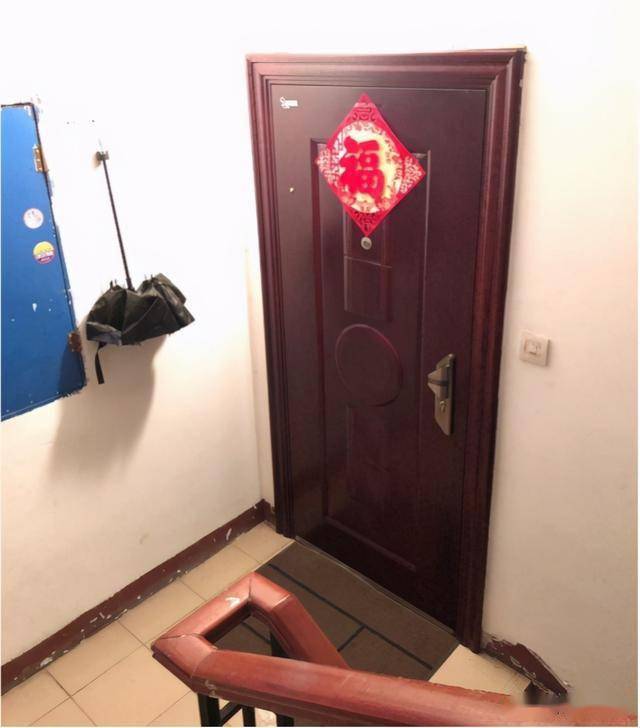 江苏丹阳男子勒死妻女后阳台自缢,给亲友留言曝光:照顾好家里老人