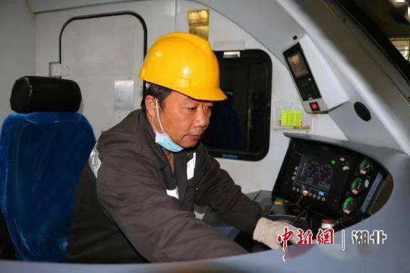 武铁武昌南机务段厉兵秣马迎战410调图