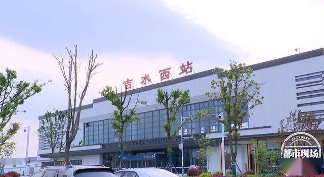 江西吉水孕妇刚下火车突然肚子一阵疼痛直接在卫生间生了