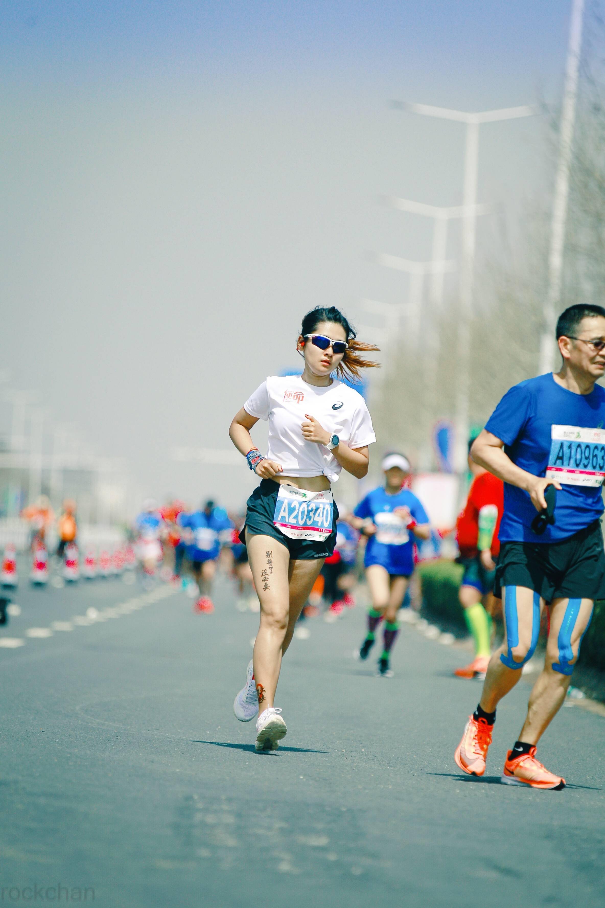 什么叫送髋马拉松跑步应该掌握什么技巧