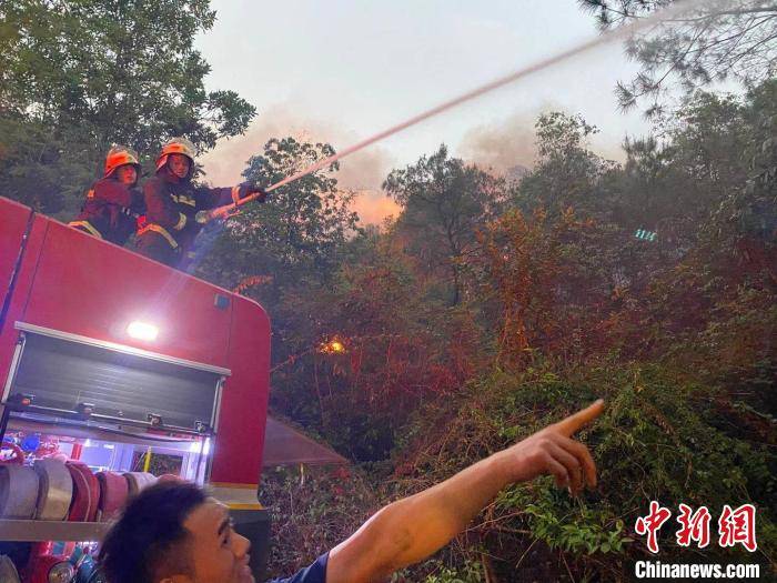 广东惠州红花湖山火已扑灭