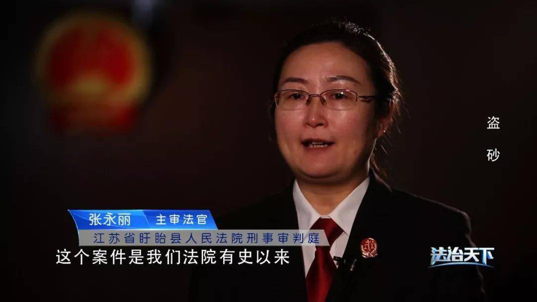 法治天下夜幕降临平静的洪泽湖上突现忙碌水上斗殴快艇为何突然爆炸