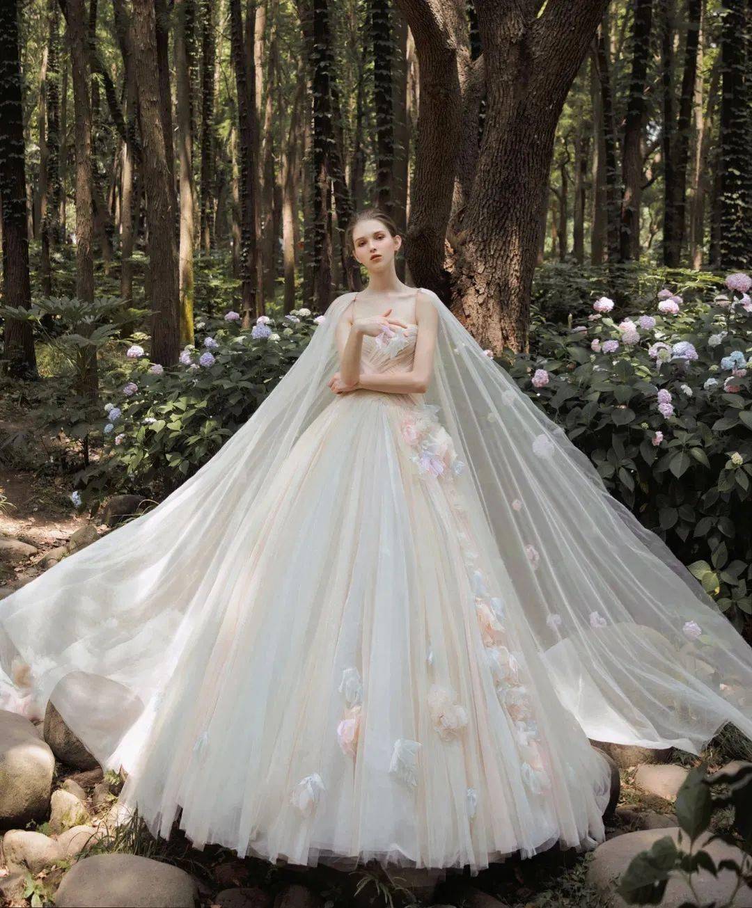 muse marry:打破禁锢女性独立意识的"沉睡魔咒"_婚纱