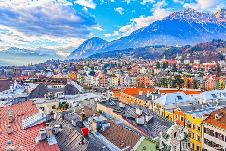 奥地利最低调的山城，雪山环抱，古典唯美，还是梦幻的水晶世界