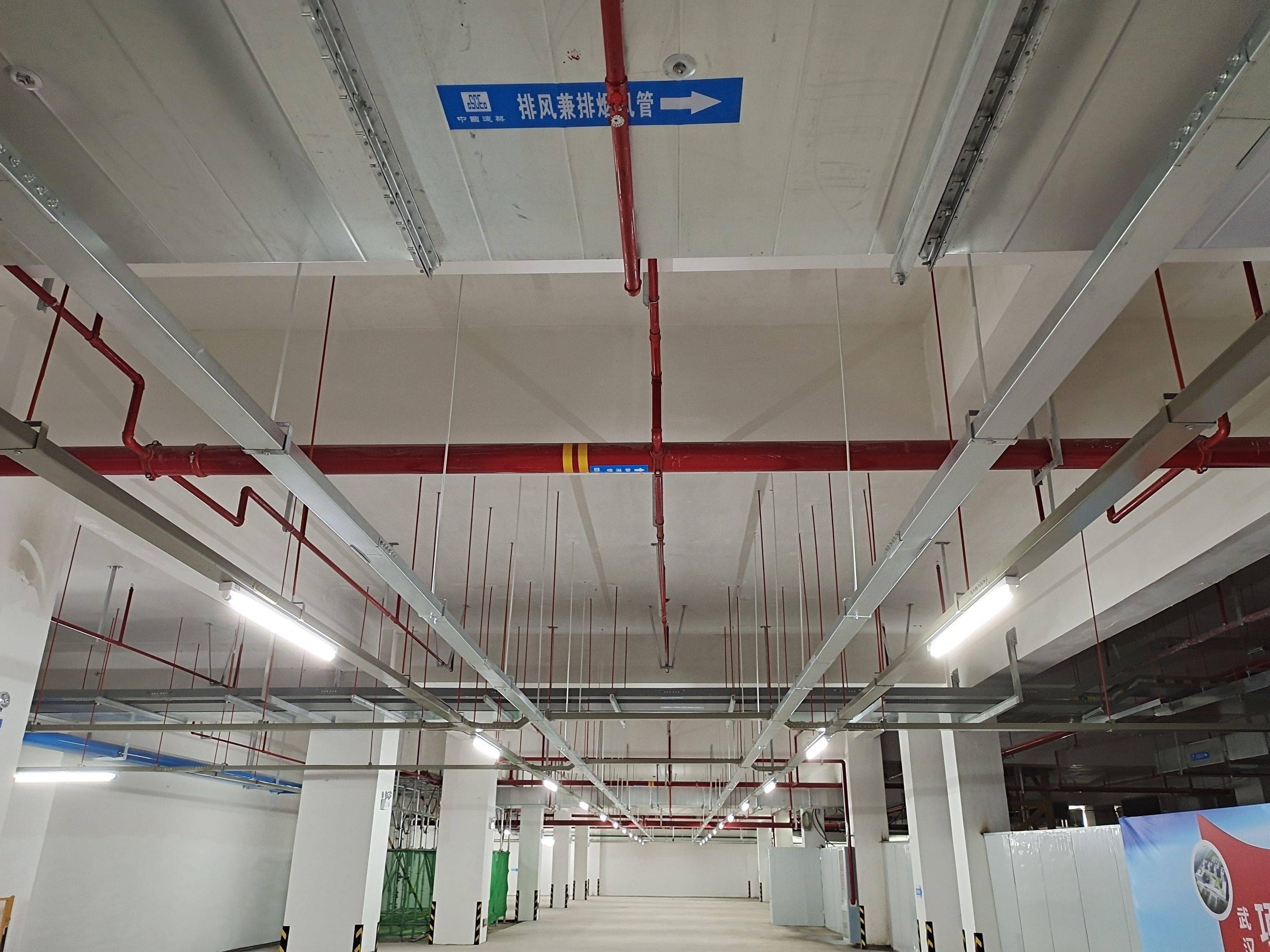 武汉云景山医院地下室开始通电亮灯