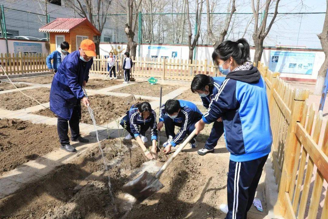 首都师范大学朝阳金盏学校对外经济贸易大学附属中学第八届读书节如期