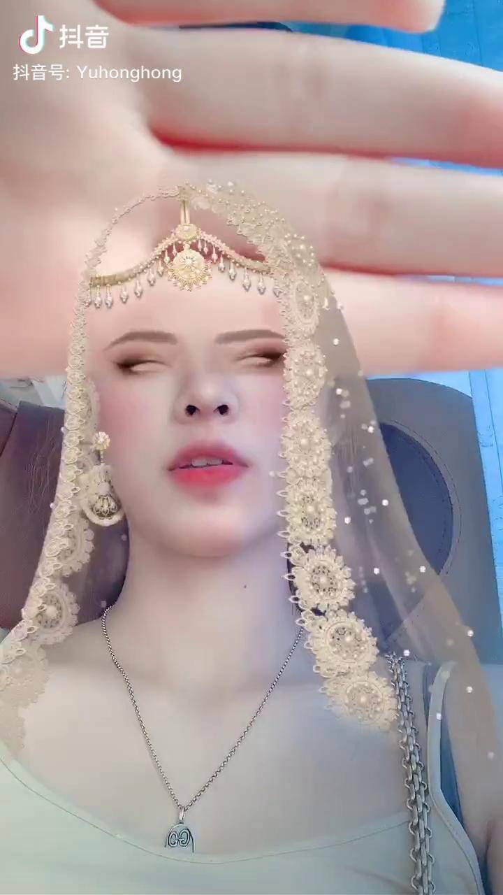 天竺少女沙里瓦听说眉毛是根据每个人脸型变化的