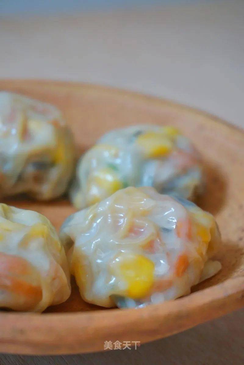 不用揉面的彩虹蔬菜包皮薄馅大看着就有食欲