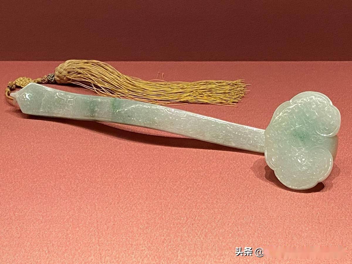 故宫如意:弥足珍贵的翡翠如意