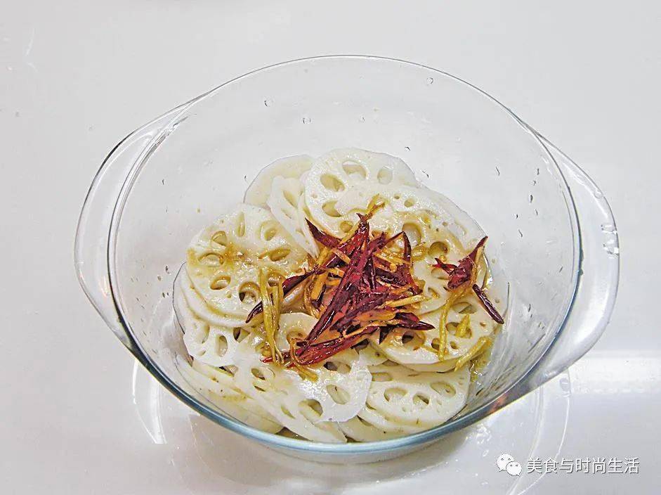 甜藕片怎么凉拌 f66cb2be071542af8d53b16e0bfa7ecf.jpeg