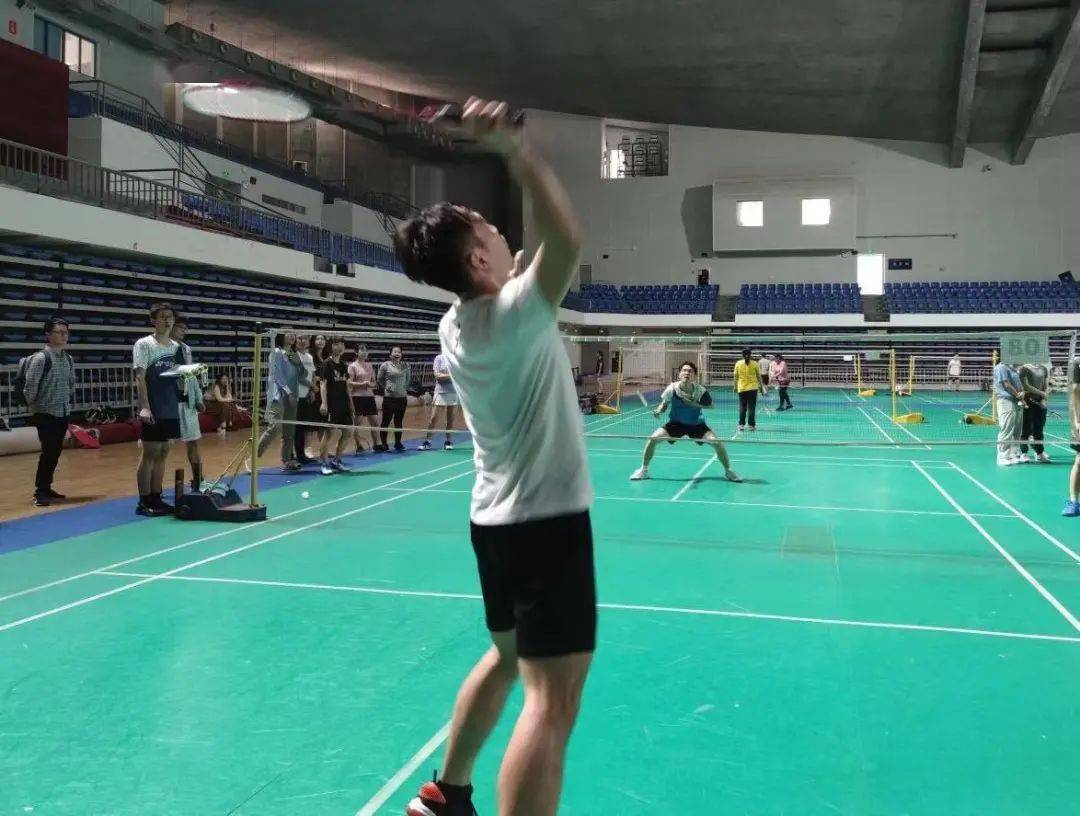 羽毛球联赛收官羽你有约永不散场