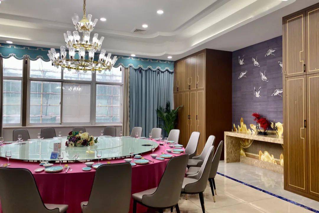 在江阴13年的这家老牌餐饮店,最近吃烤鸭送鱼头汤啦!_菜品