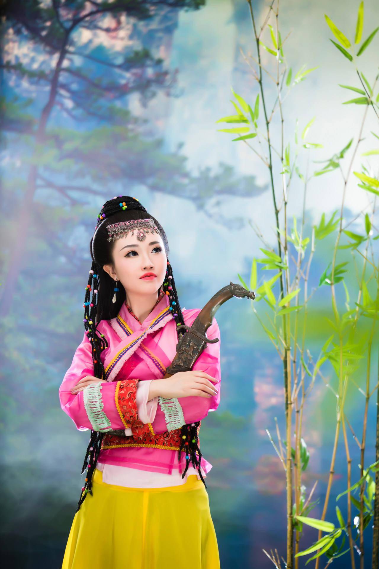 角色名:赵敏 cn:lunaleung/皇甫香凝屠龙刀与倚天剑的出现,引发了江湖