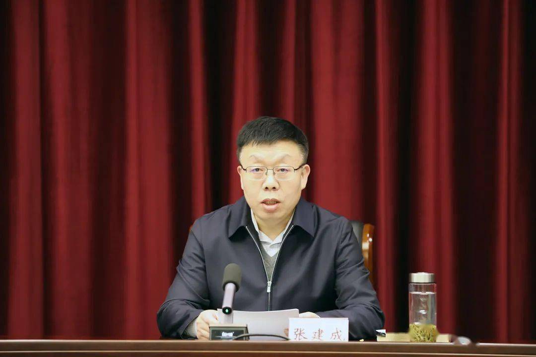 巡视员张伟勤安排全省脱贫攻坚总结表彰工作会议以视频形式开到县一级