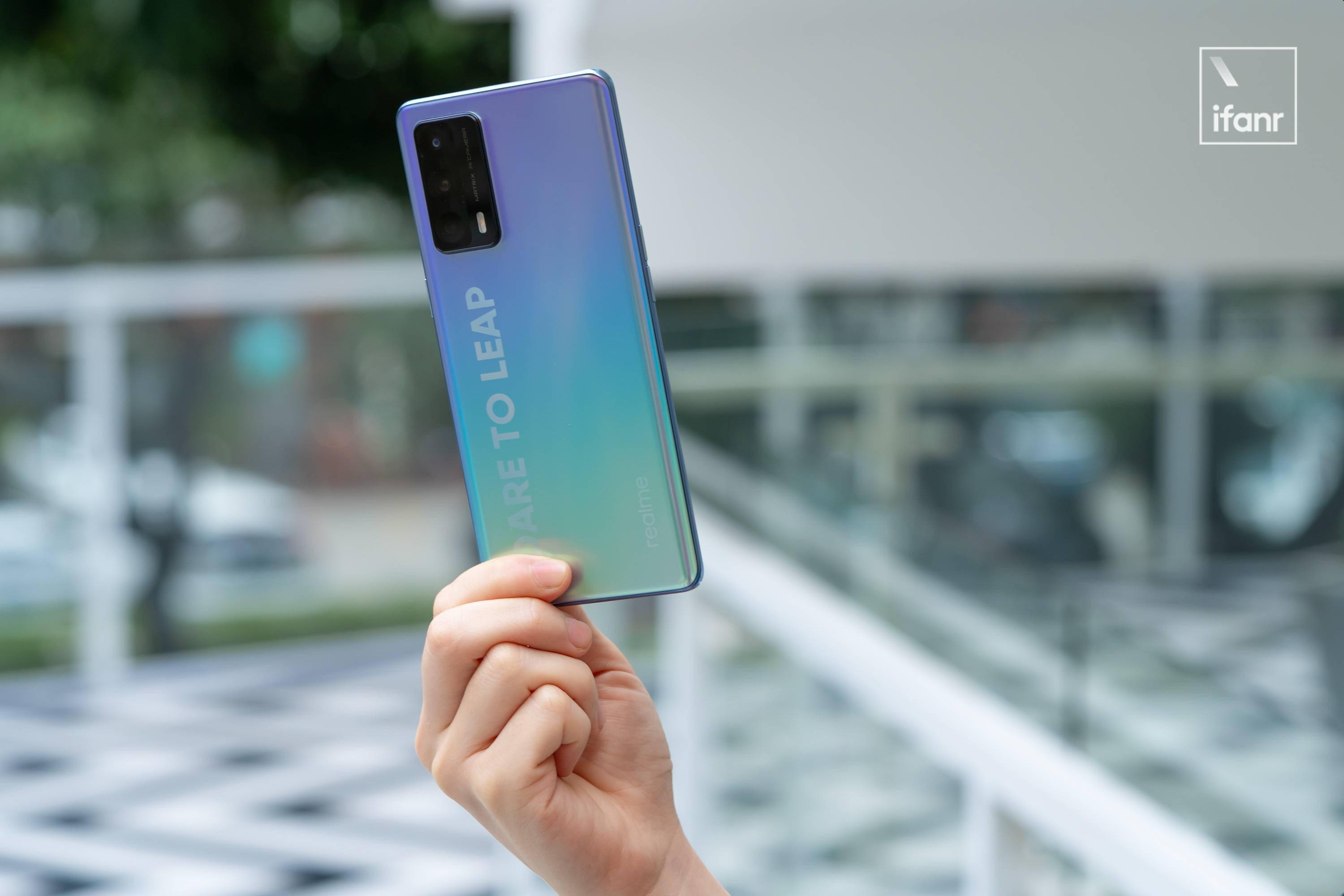 realme的首款曲面屏真我x7pro至尊版图赏