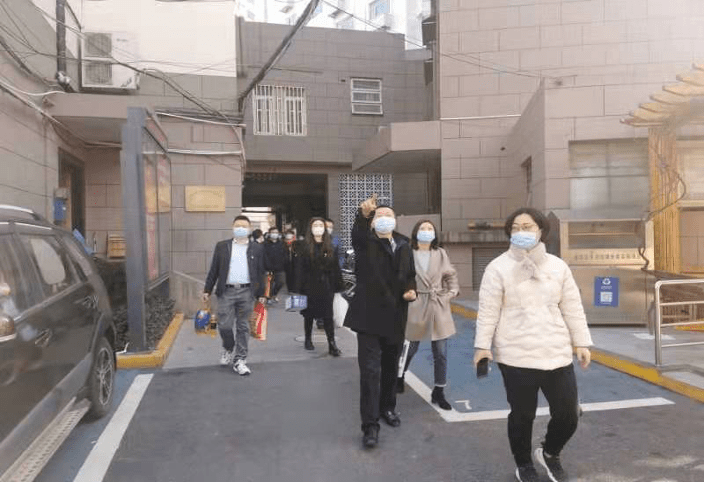 "2020年初,在新冠肺炎疫情最严重的时候,杨雨民听说安全里和芙蓉花苑